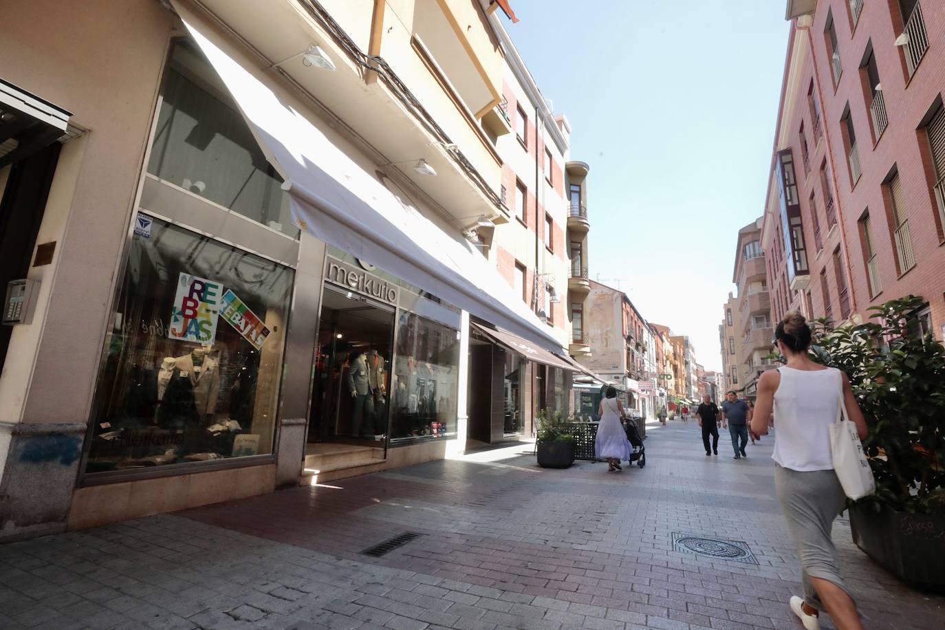 Un paseo en imágenes por la calle Mantería