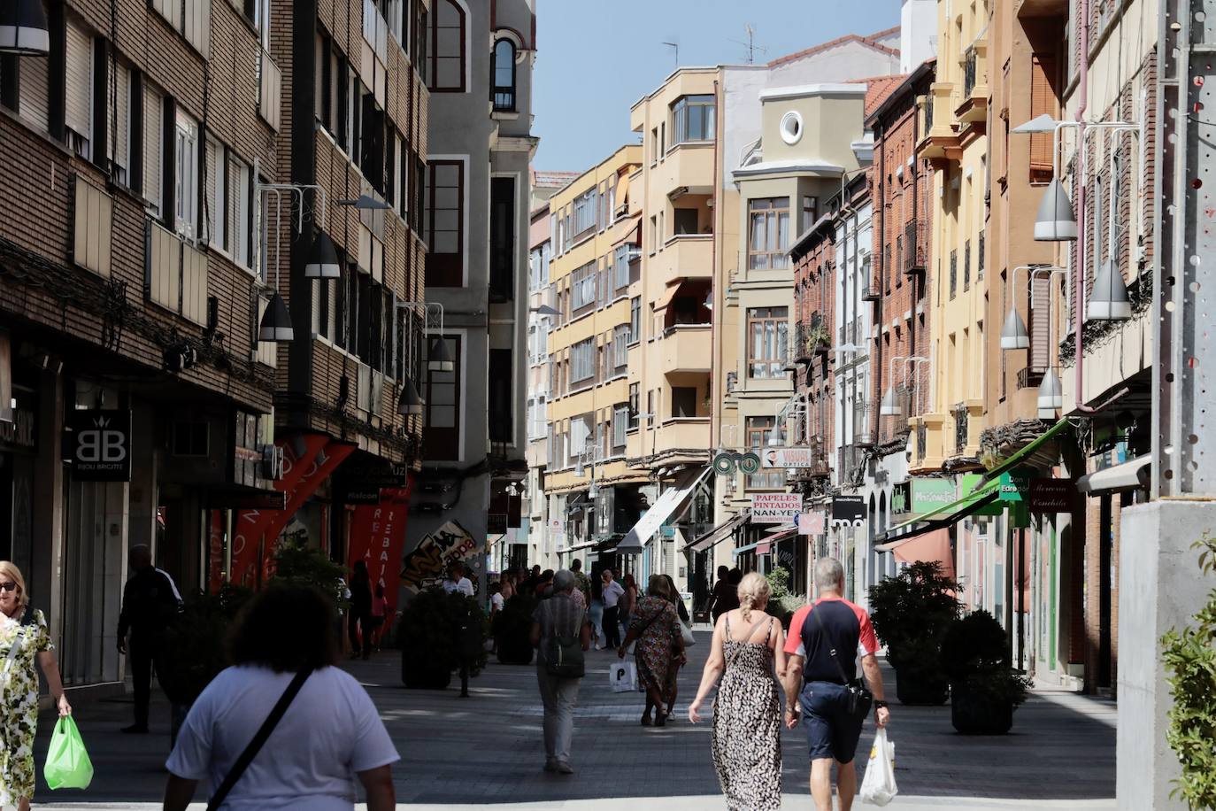 Un paseo en imágenes por la calle Mantería