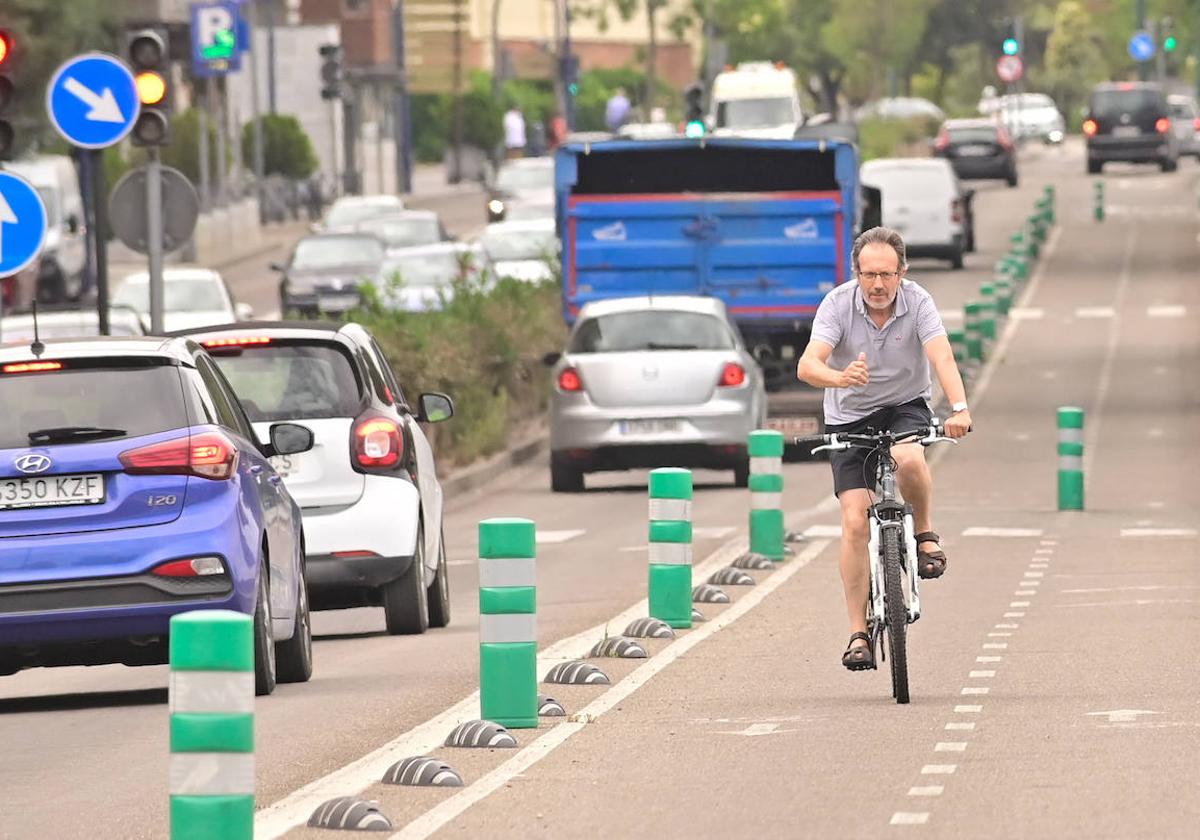 Carril bici de Isabel la Católica en Valladolid.