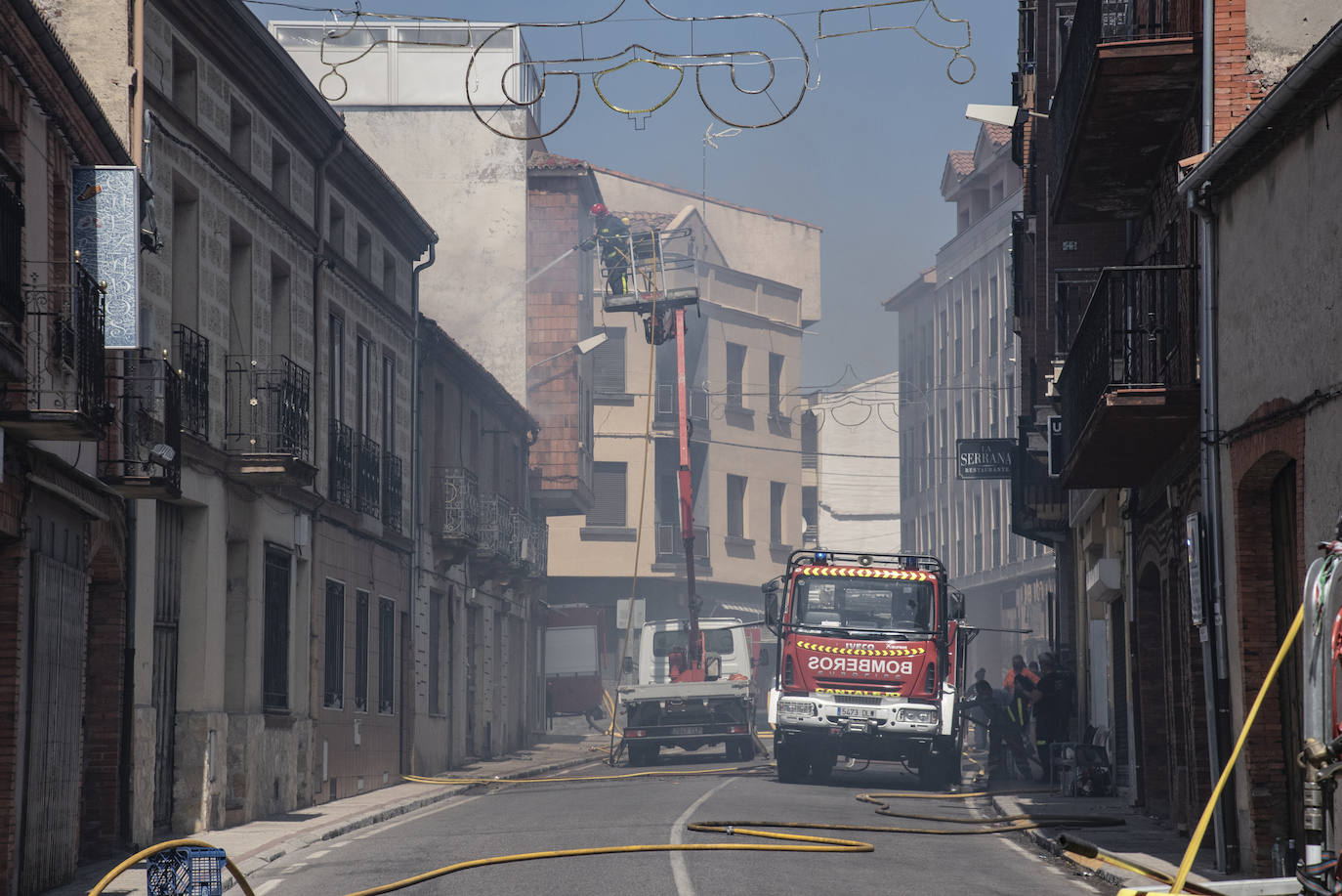 El incendio de una casa en Cantalejo, en imágenes