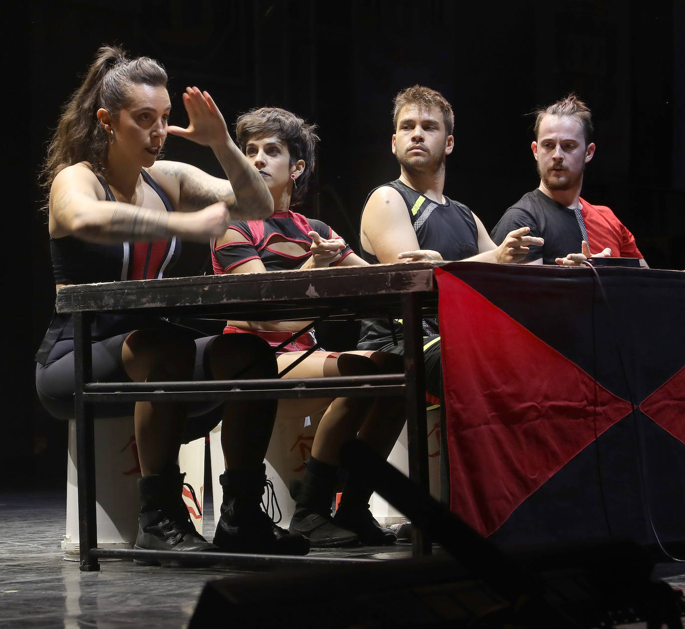 Mayumaná deja en la Plaza Mayor un cóctel de ritmo y luces