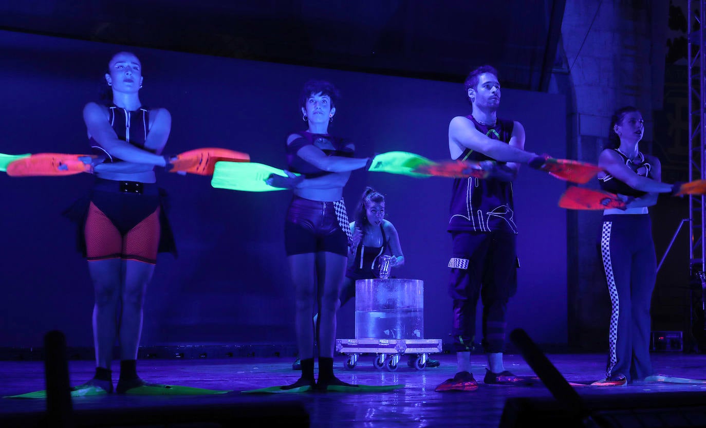 Mayumaná deja en la Plaza Mayor un cóctel de ritmo y luces