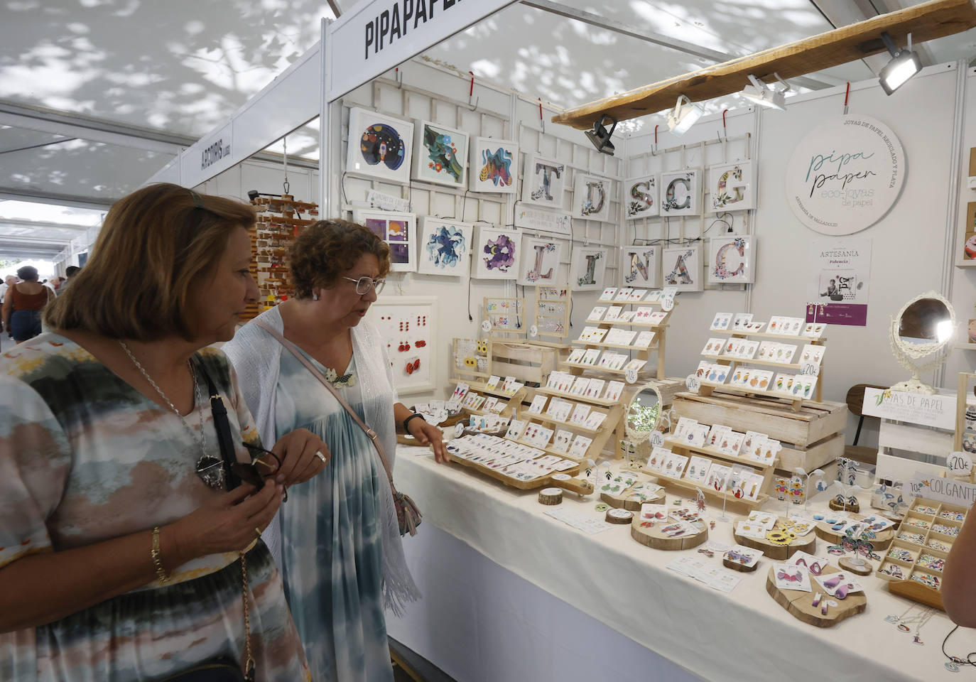 Libros y artesanía en el Parque del Salón