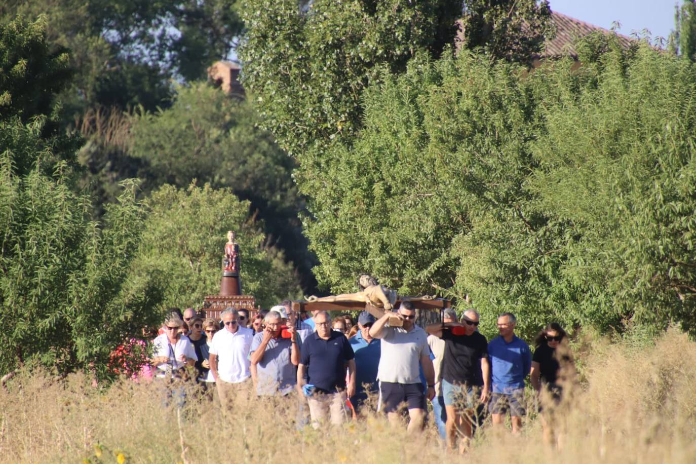 El Cristo y la Virgen de Castilviejo ya están en la iglesia de Santa María de Rioseco