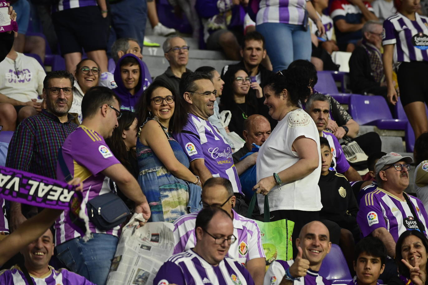 Búscate en la grada del José Zorrilla (1/4)