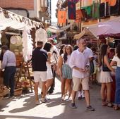 Miles de visitantes llenan el Mercado de la India Chica de Rioseco