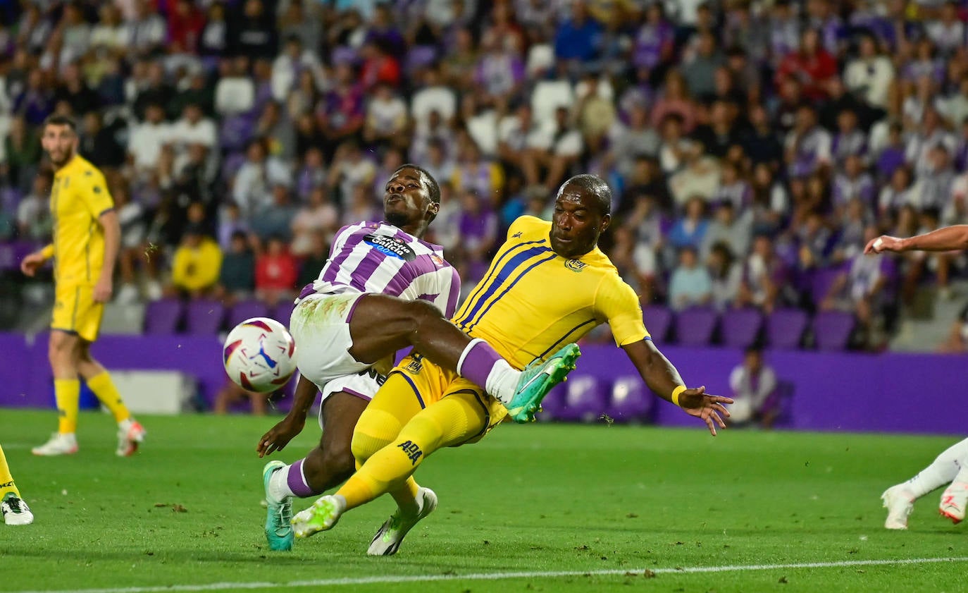 El partido entre en Real Valladolid y el Alcorcón, en imágenes (1/3)