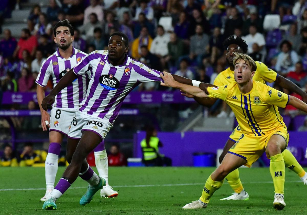 El partido entre en Real Valladolid y el Alcorcón, en imágenes (2/3)