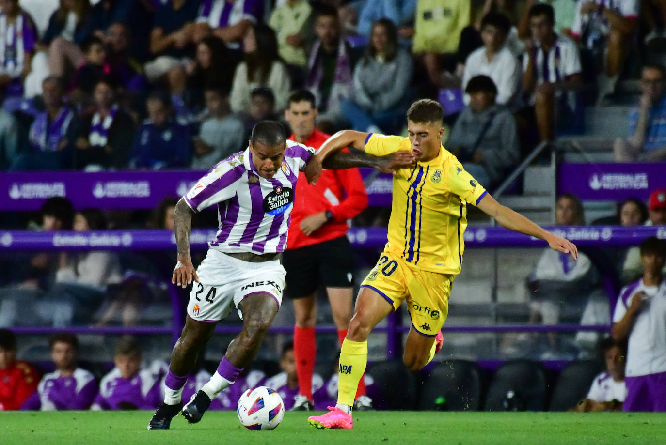 El partido entre en Real Valladolid y el Alcorcón, en imágenes (2/3)