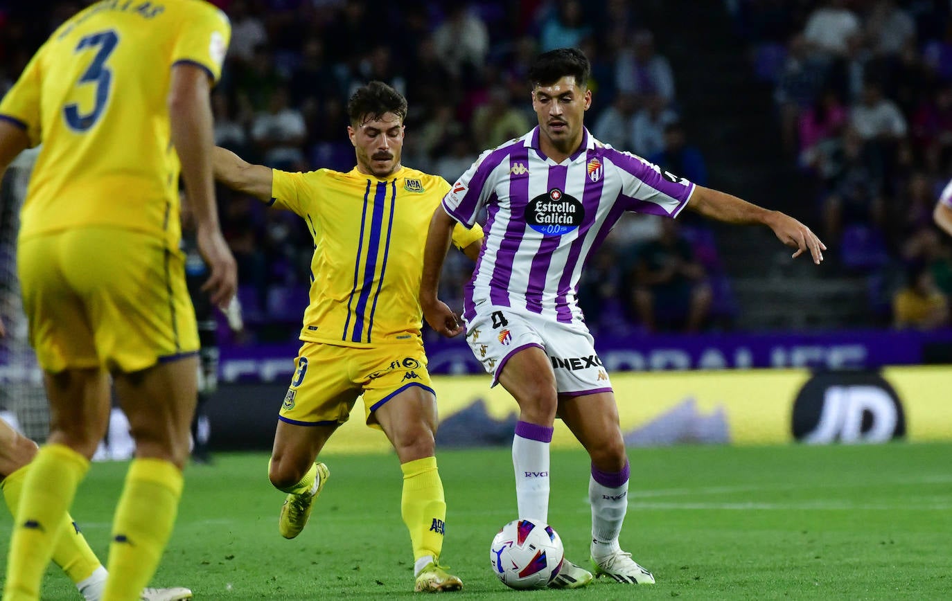 El partido entre en Real Valladolid y el Alcorcón, en imágenes (2/3)