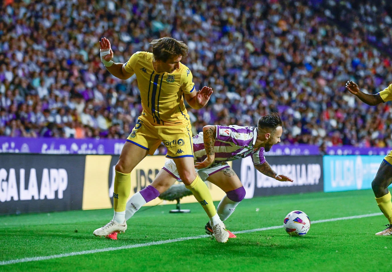 El partido entre en Real Valladolid y el Alcorcón, en imágenes (2/3)