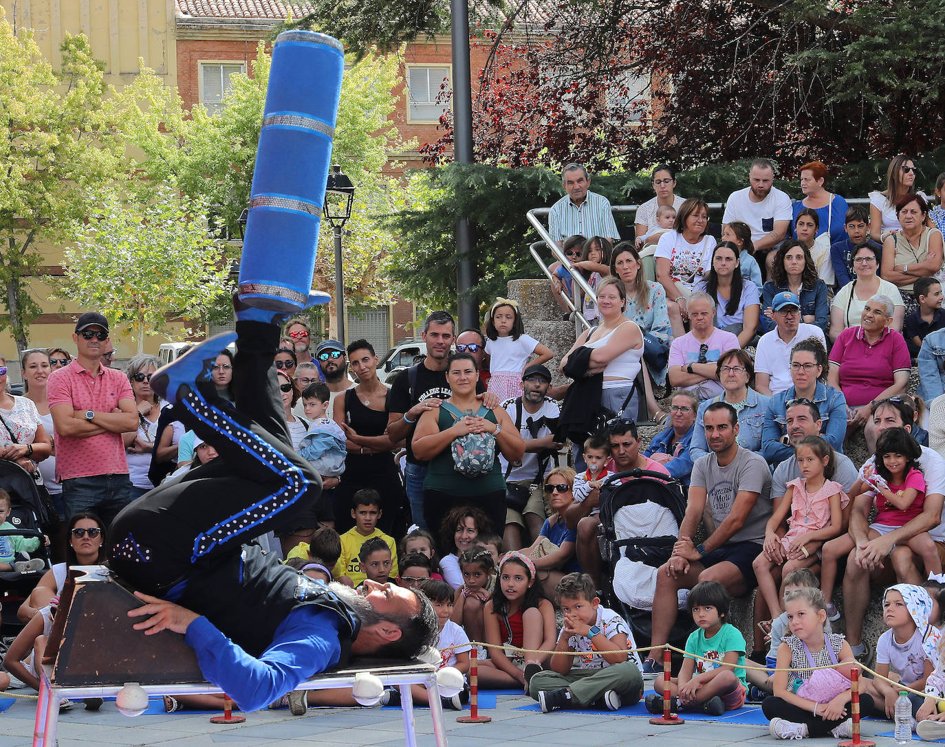 Los artistas de calle llegan a los barrios