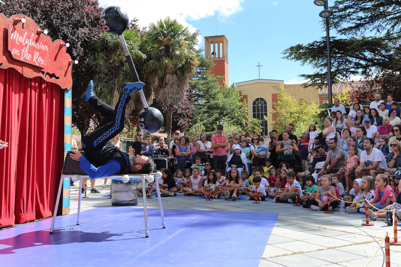 Los artistas de calle llegan a los barrios