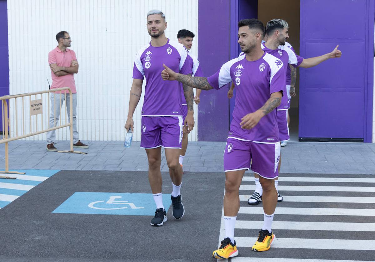 Javi Sánchez y Sergio León salen a los Anexos, con David Torres por detrás, en el primer entrenamiento de la temporada.