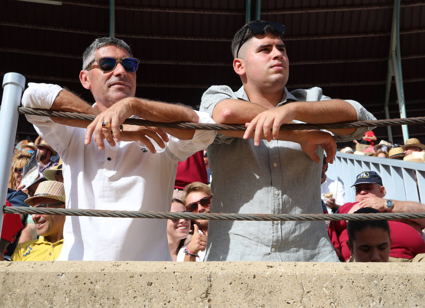 Público en la segunda corrida de toros de San Antolín