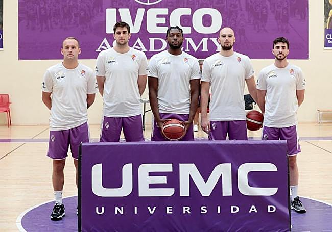 Los cinco fichajes para el curso 23-24: Devin Schmidt, Jaime Fernández, Nwogbo, Íñigo Royo y Sergi Costa.