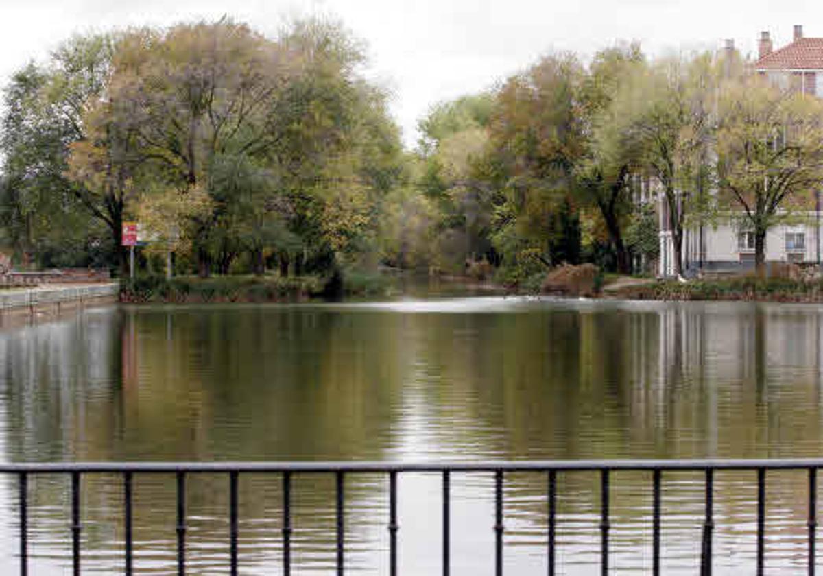 Dársena del Canal de Castilla.