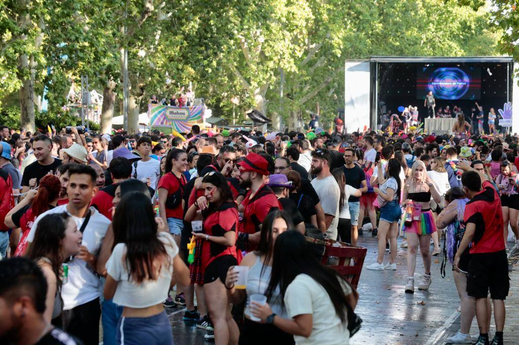 En imágenes, el ambiente previo al desfile de peñas