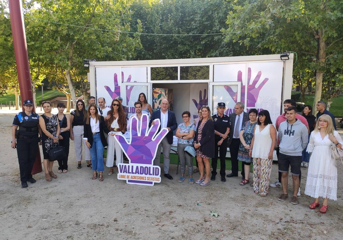 El punto violeta de Las Moreras, poco antes de la rueda de prensa del alcalde.