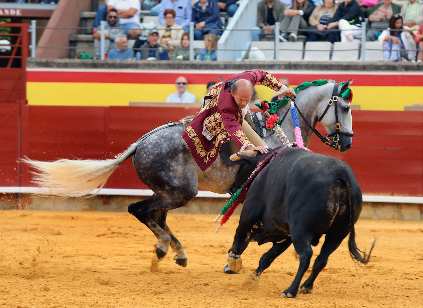 Corrida de rejones el día de San Antolín
