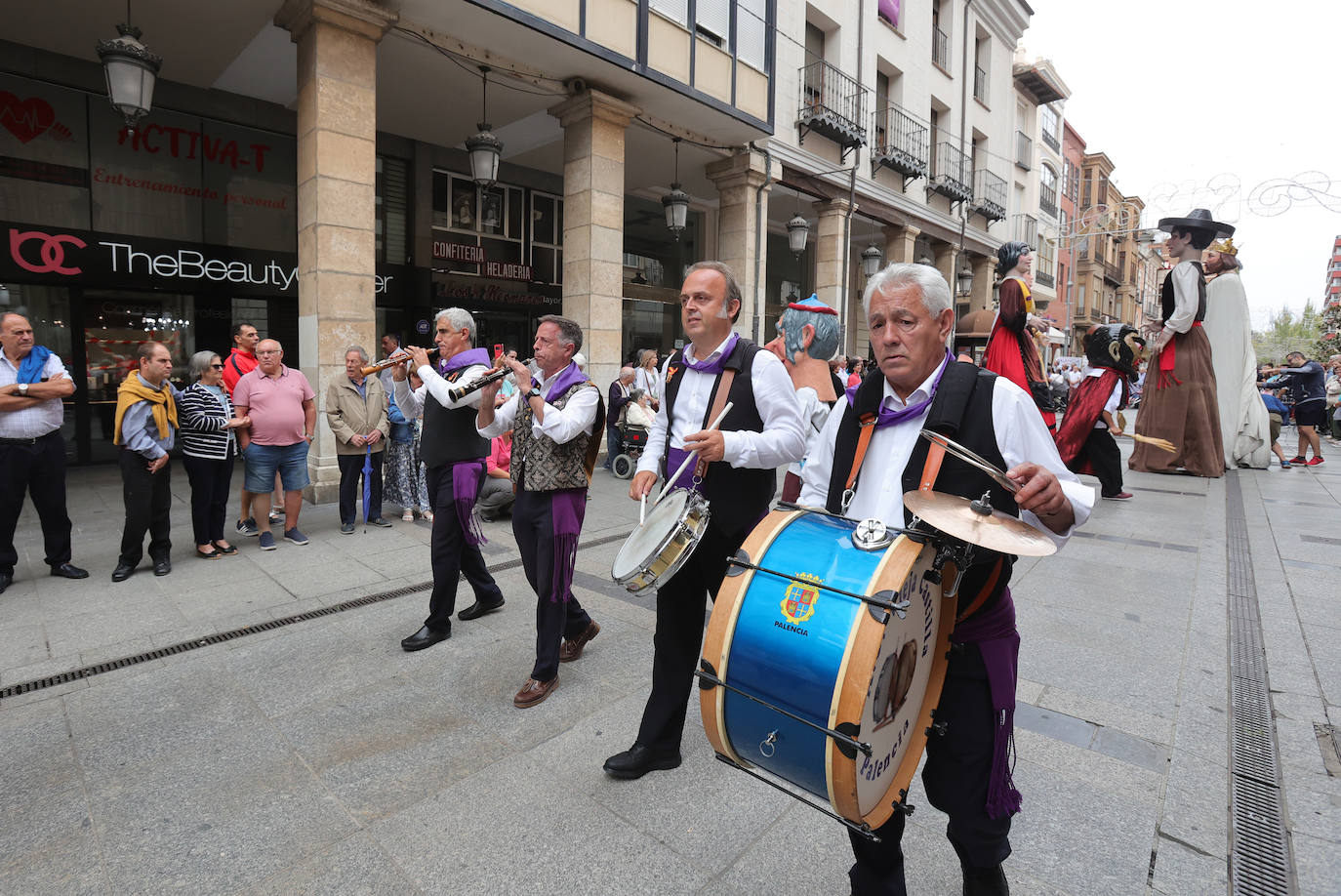 Los palentinos salen a la calle a celebrar San Antolín