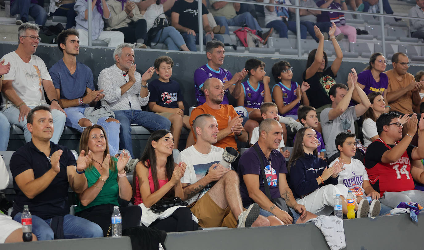 La afición apoya al Zunder Palencia en el primer partido de pretemporada en casa