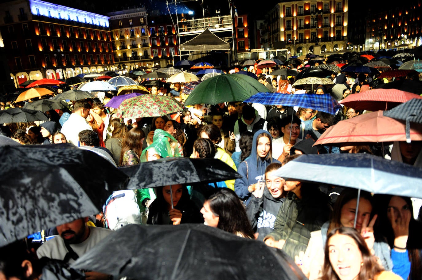 Nena Daconte, La La Love You y Gon Abril, pasados por agua en Valladolid