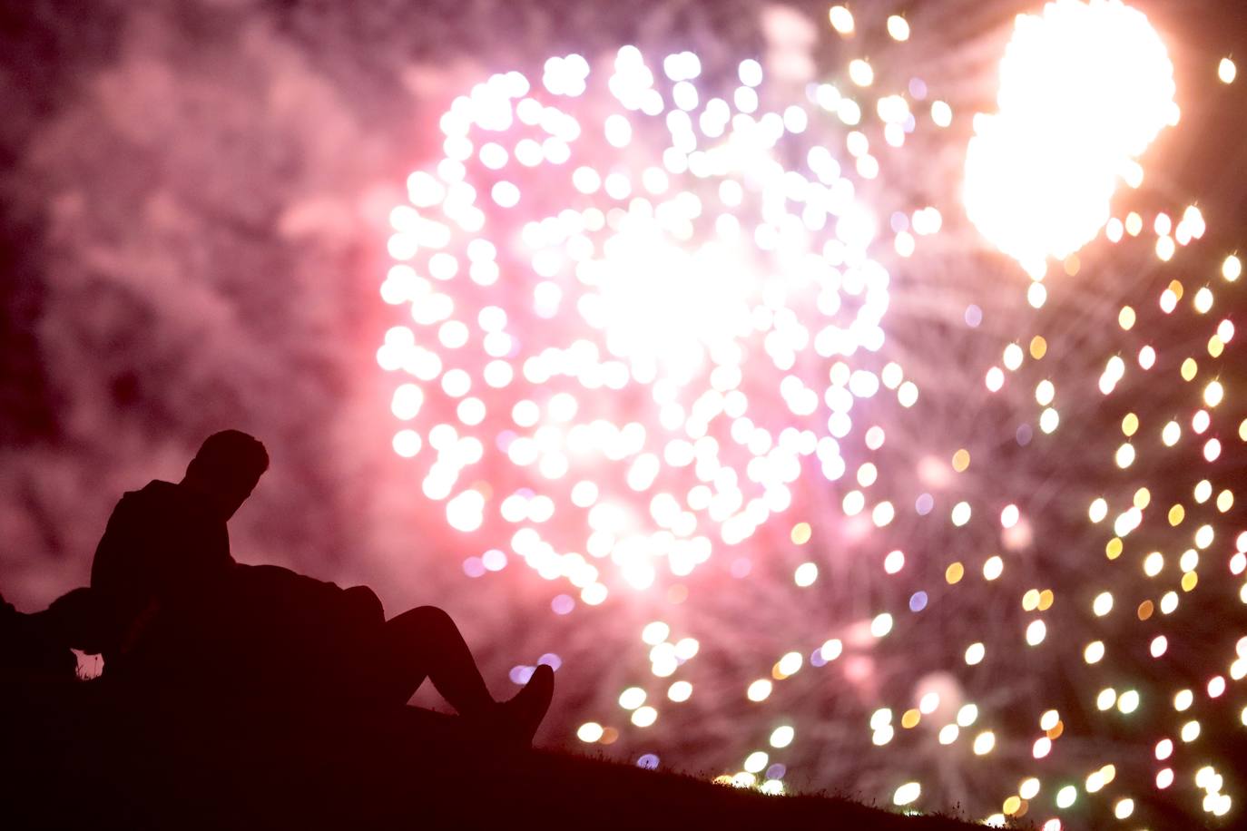 En imágenes, los fuegos artificiales del lunes 4 de septiembre