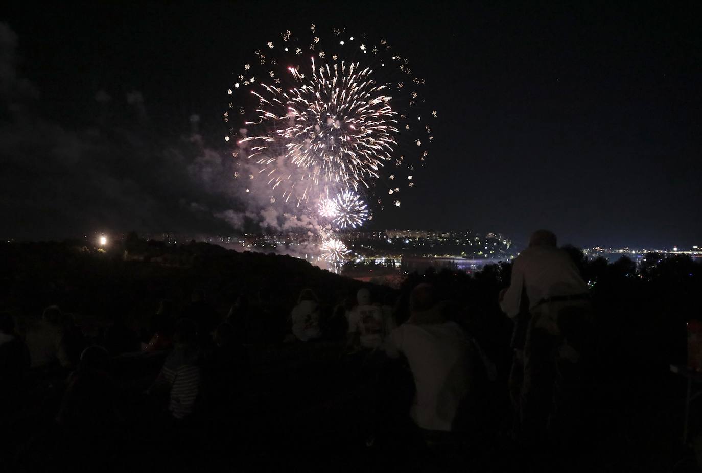 En imágenes, los fuegos artificiales del lunes 4 de septiembre