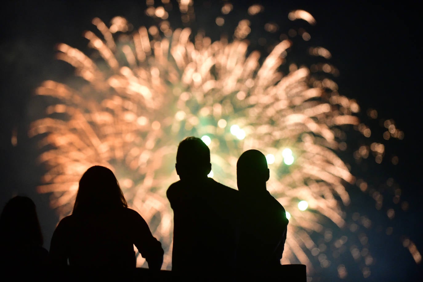 La noche vallisoletana vuelve a iluminarse con los fuegos artificiales