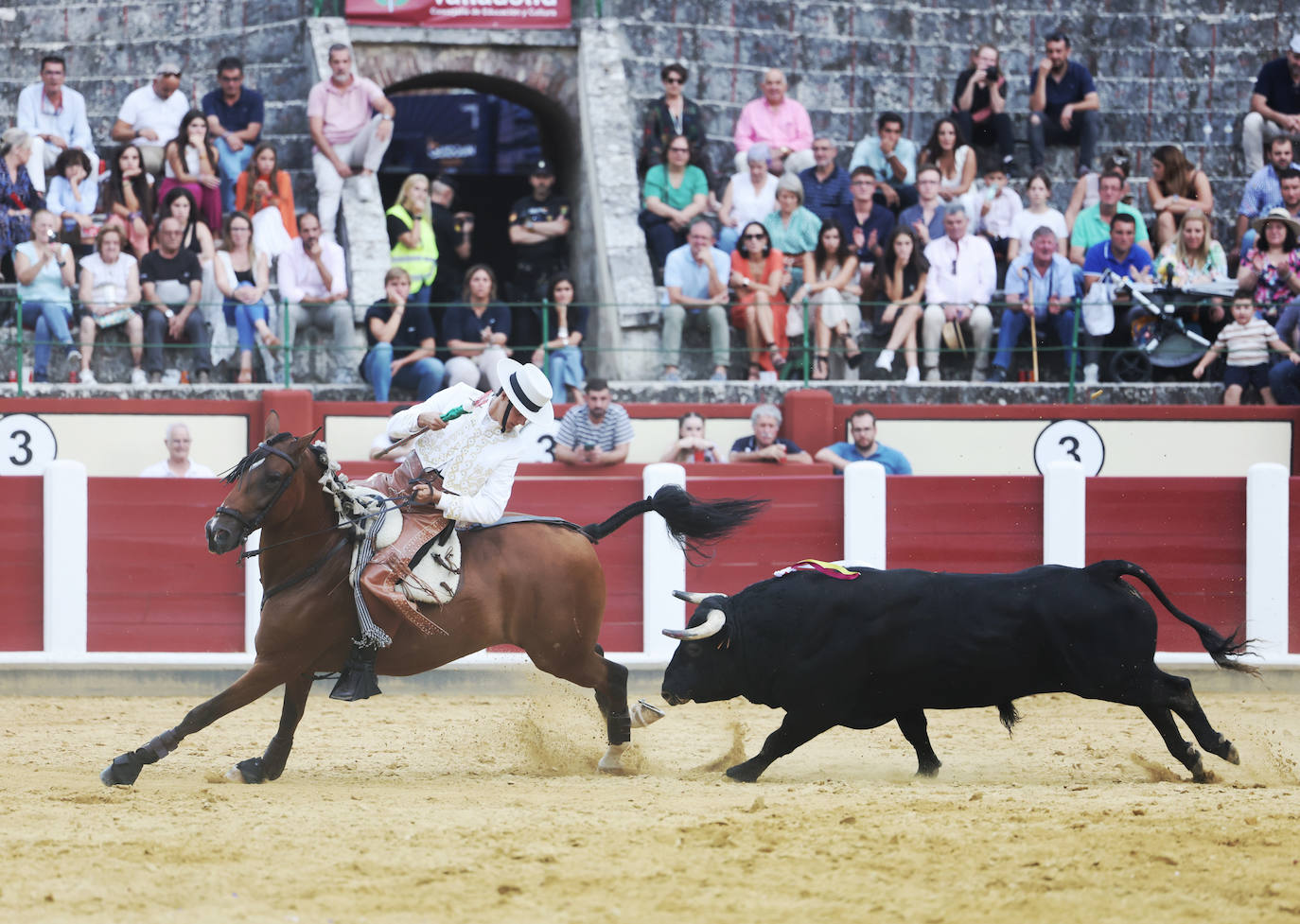 En imágenes, la corrida de rejones