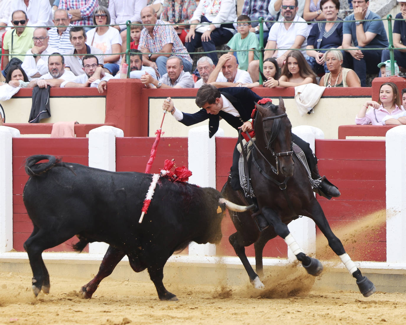 En imágenes, la corrida de rejones