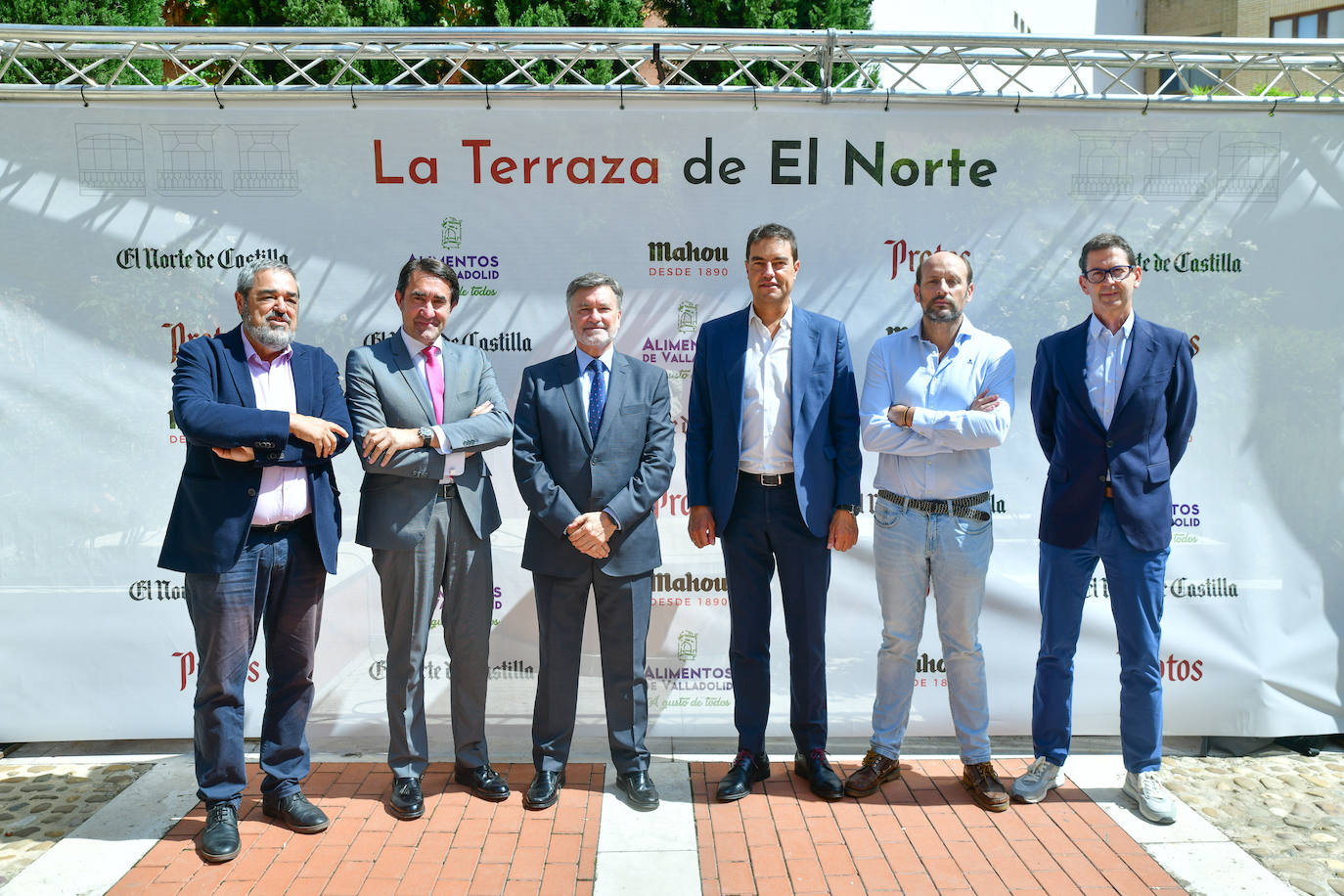 Carlos Aganzo (director de relaciones institucionales de El Norte de Castilla), Juan Carlos Suárez-Quiñones (consejero de Medio Ambiente, Vivienda y Ordenación del territorio), Francisco Vázquez (vicepresidente primero de las Cortes de Castilla y León), Ángel Ibáñez, Pelayo Fernández y Goyo Ezama (director general de El Norte de Castilla).