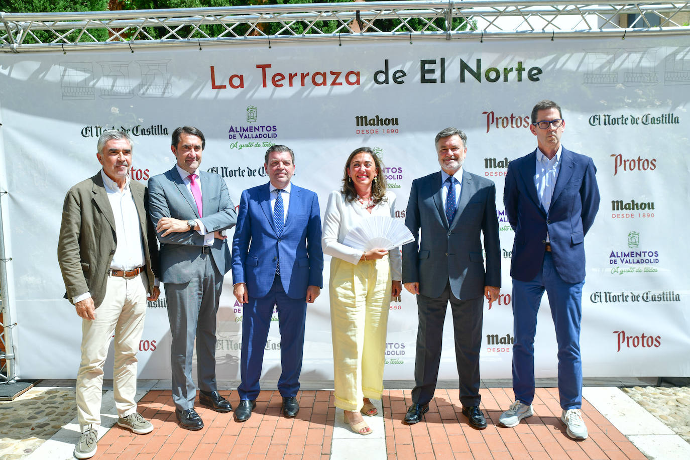 Iñaki Arechabaleta (presidente de El Norte de Castilla), Juan Carlos Suárez-Quiñones (consejero de Medio Ambiente, Vivienda y Ordenación del territorio), Luis Miguel González Gago (consejero de Presidencia), María González (consejera de Movilidad y Transformación Digital), Francisco Vázquez (vicepresidente primero de las Cortes de Castilla y León) y Goyo Ezama (director general de El Norte de Castilla).