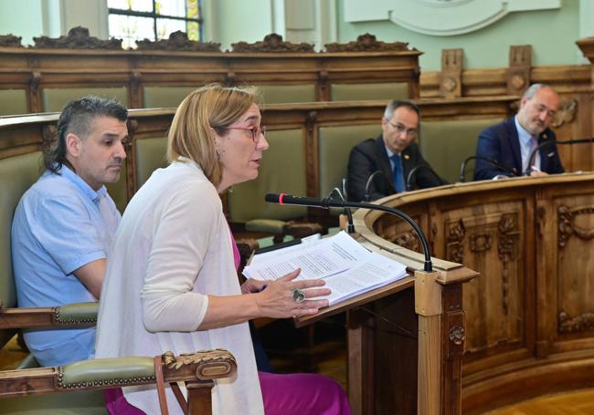 Rocío Anguita y Jonathan Racionero, de Toma la Palabra. AL fondo, Víctor Martín y Alberto Cuadrado, de Vox.