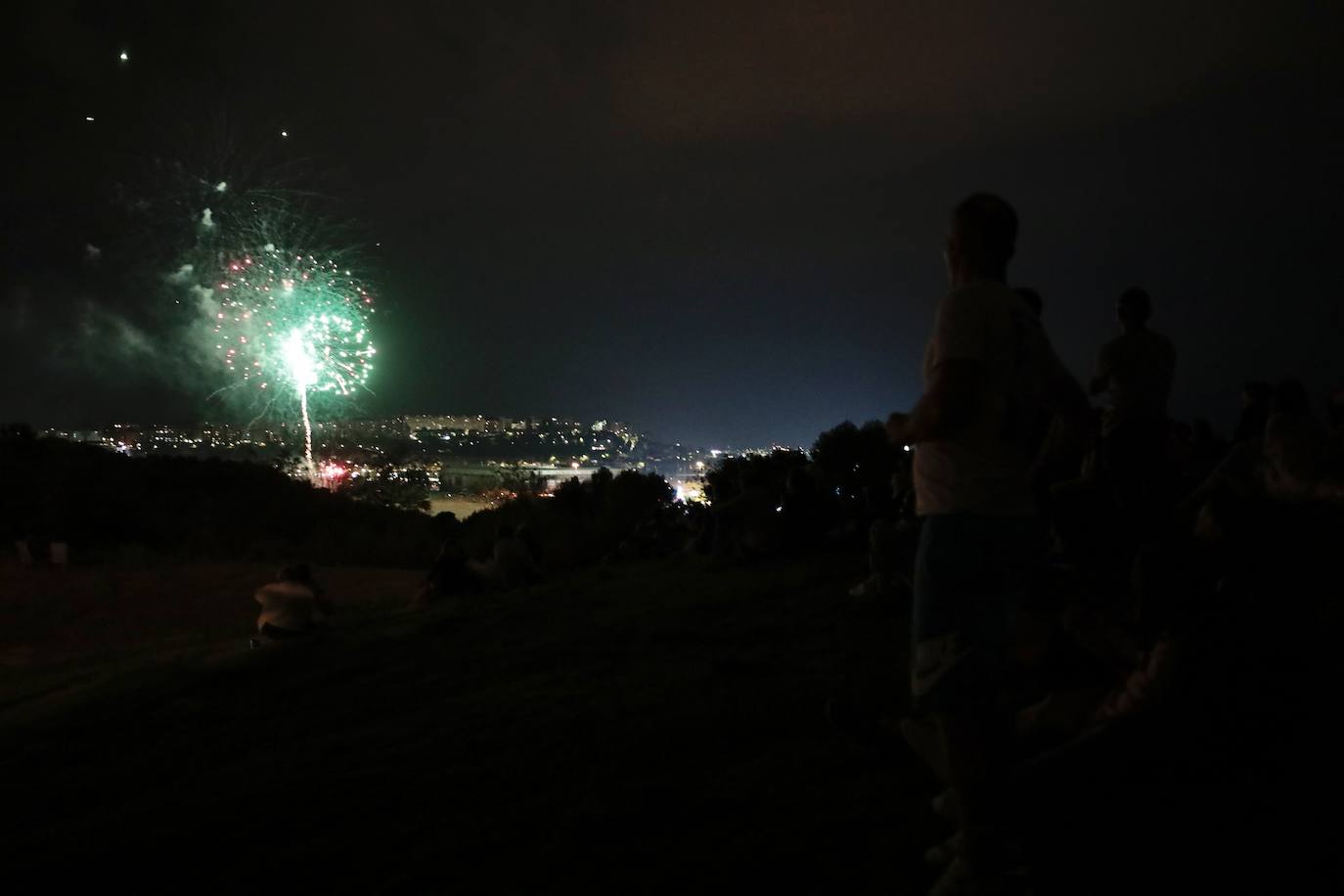 La noche del jueves deja nuevas imágenes de los fuegos artificiales en Valladolid