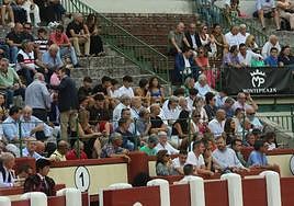 Miles de personas asistieron a la Plaza de Toros para presenciar la corrida de toros de Bañuelos