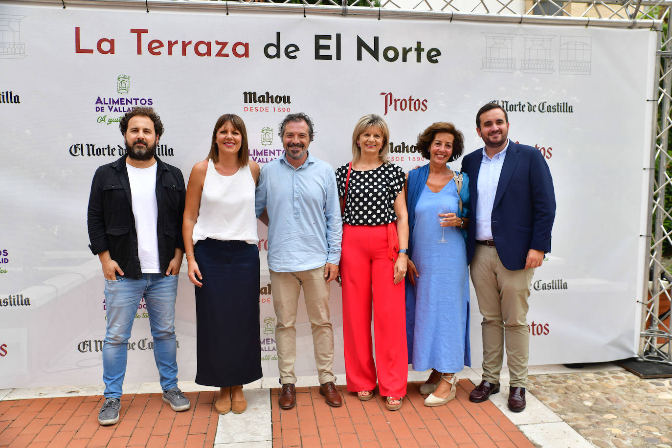 José Peláez, Susana Ahijado, Juan Carlos Lázaro, Elvira Velasco (diputada nacional por el PP), Mercedes Cantalapiedra (diputada nacional por el PP) y José Ángel Alonso (alcalde de Villalón de Campos).