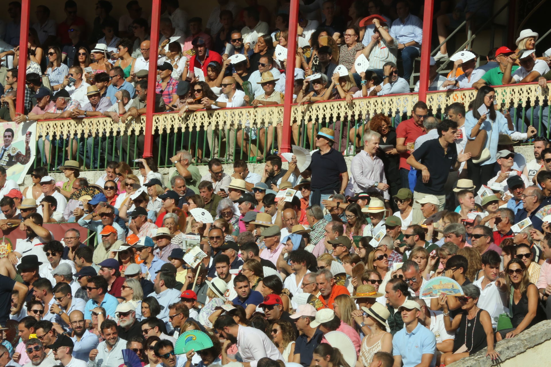 Búscate en los tendidos de la Plaza de Toros de Valladolid (2 de 2)