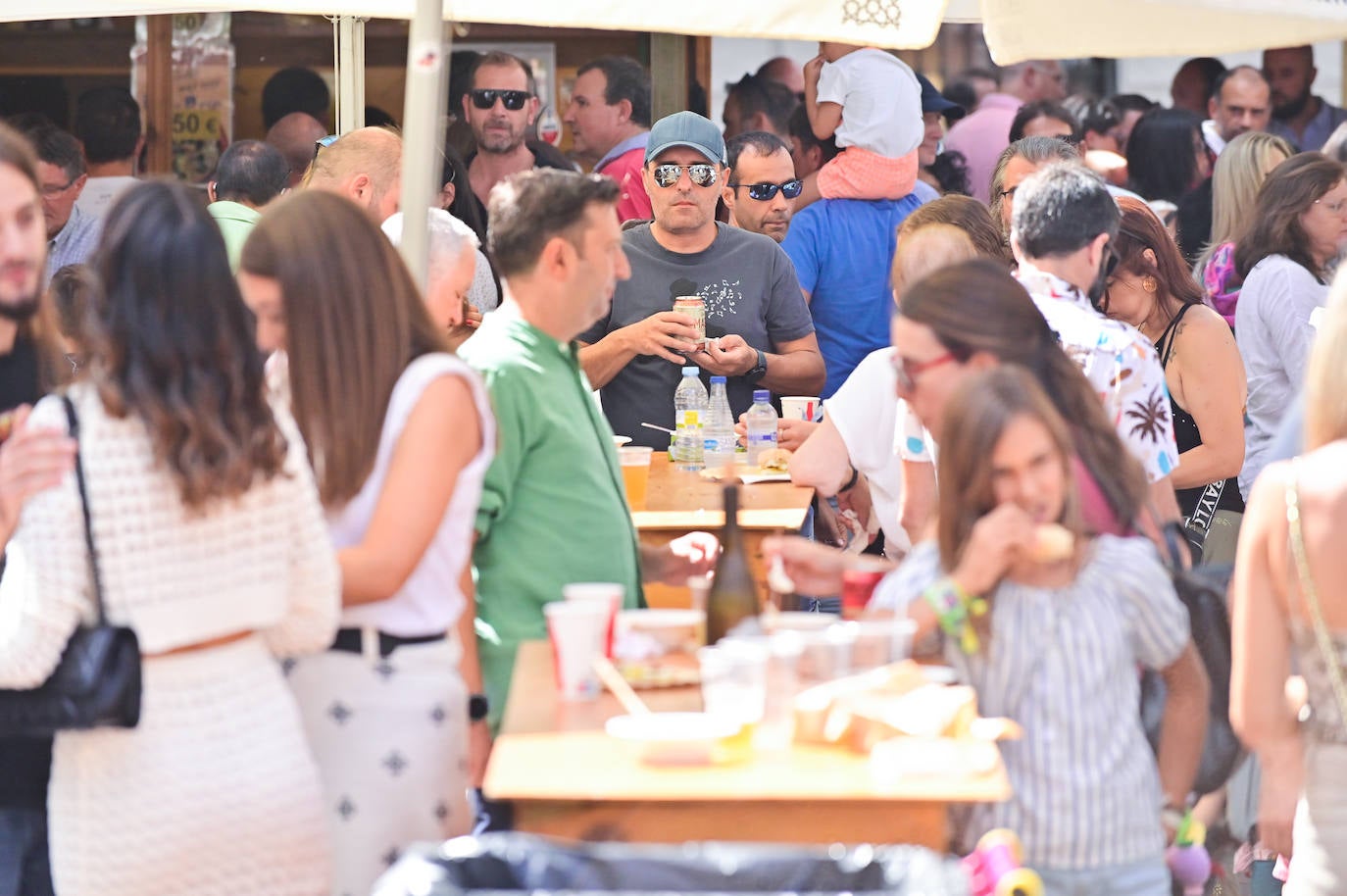 Llenazo en las casetas de la Feria de Día de las Fiestas de Valladolid 2023