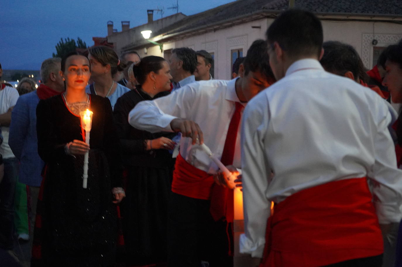 Ofrenda de Los Cirios en Santa María la Real de Nieva