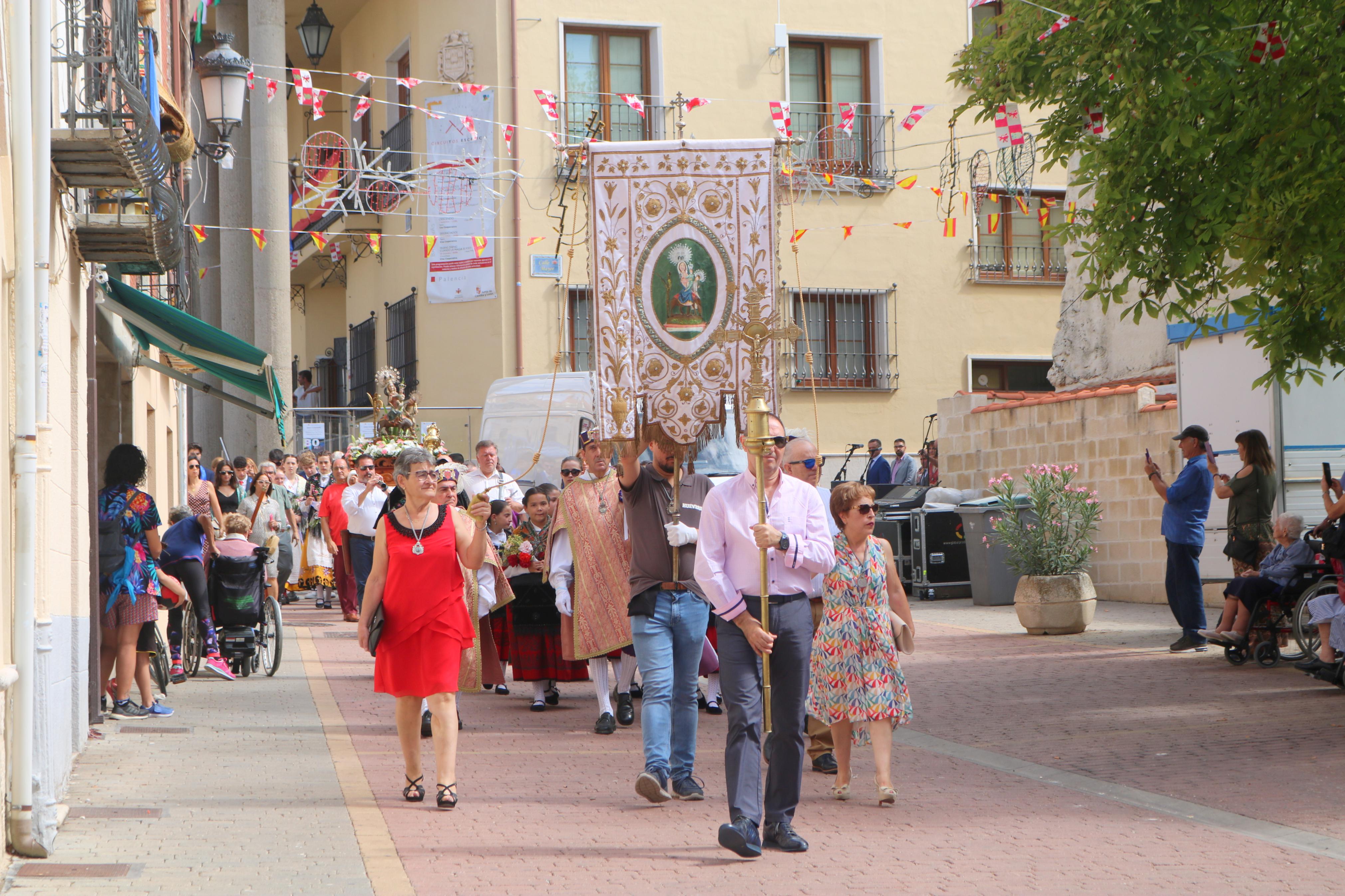 Baltanás se rinde a la Virgen de Revilla