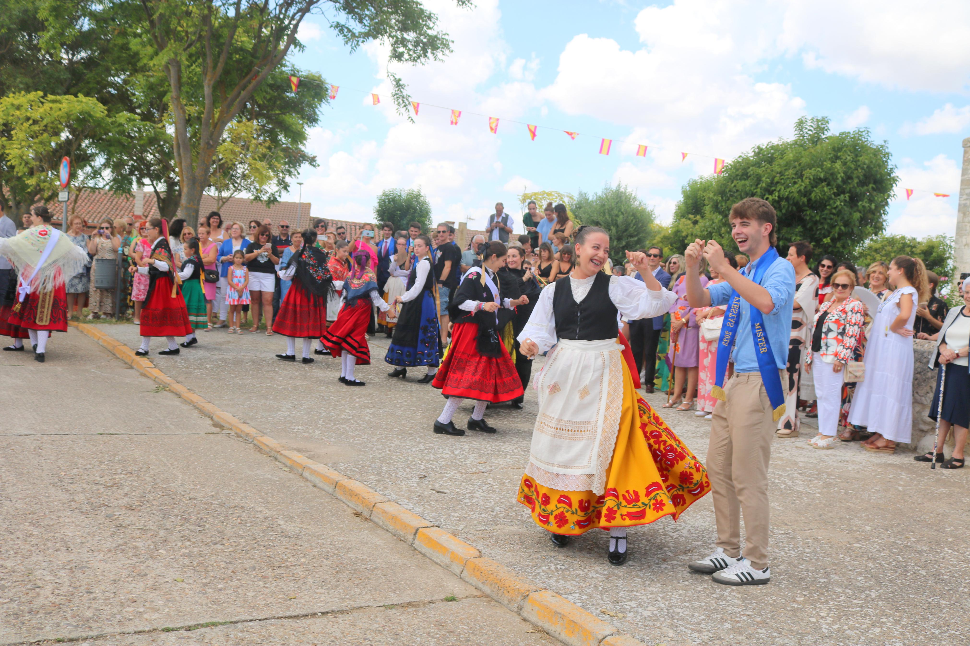 Baltanás se rinde a la Virgen de Revilla