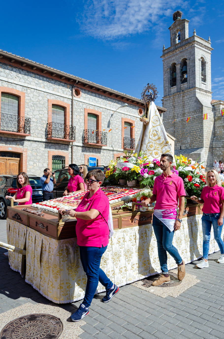 La Virgen de Gracia procesiona en Villanubla