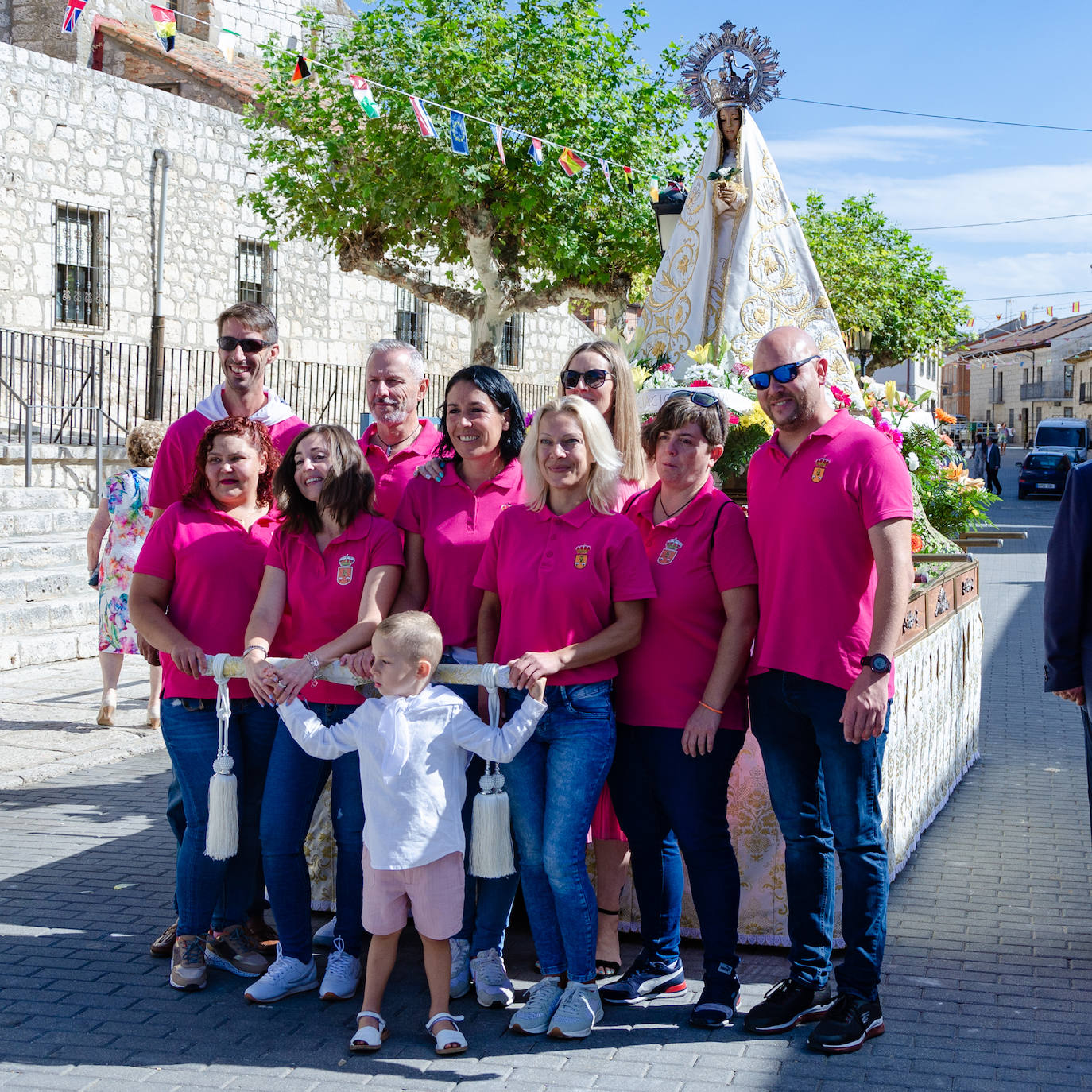La Virgen de Gracia procesiona en Villanubla