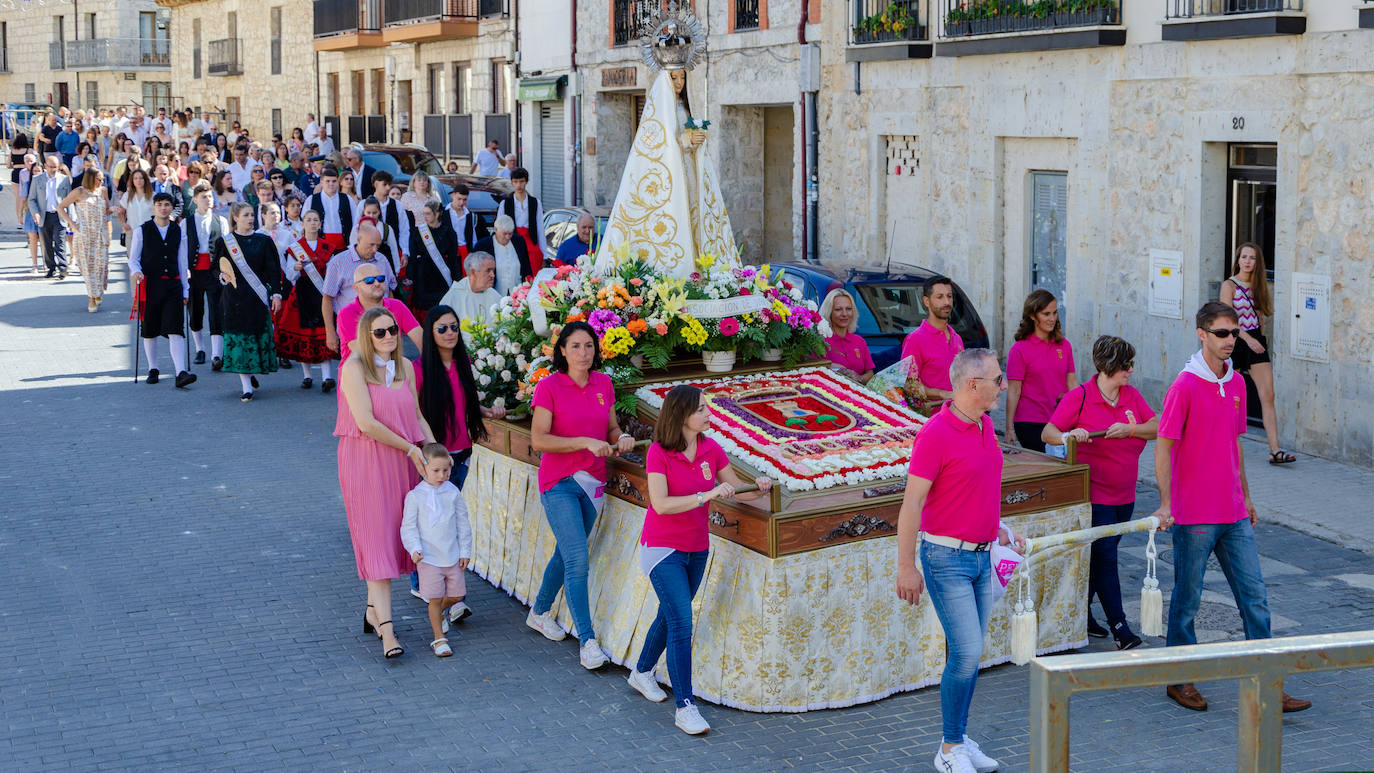 La Virgen de Gracia procesiona en Villanubla