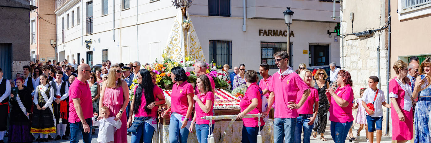 La Virgen de Gracia procesiona en Villanubla