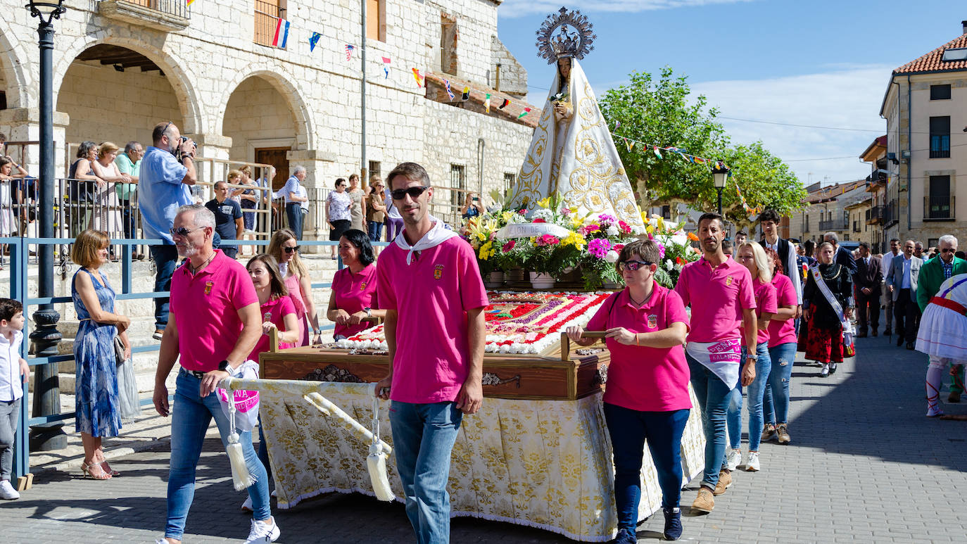 La Virgen de Gracia procesiona en Villanubla