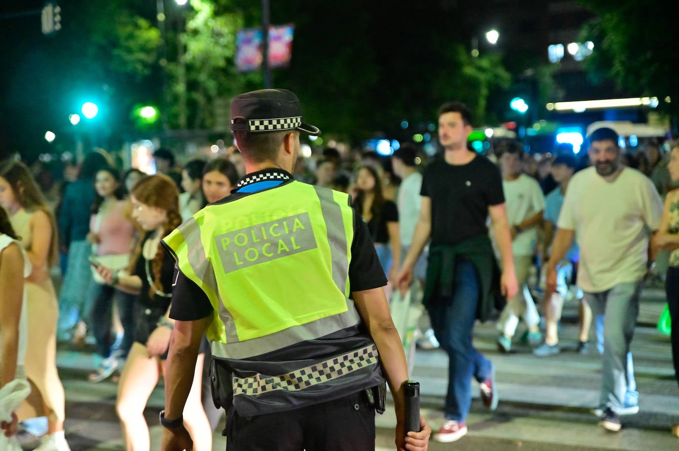 Una noche de patrulla con la Policía Municipal durante fiestas de Valladolid