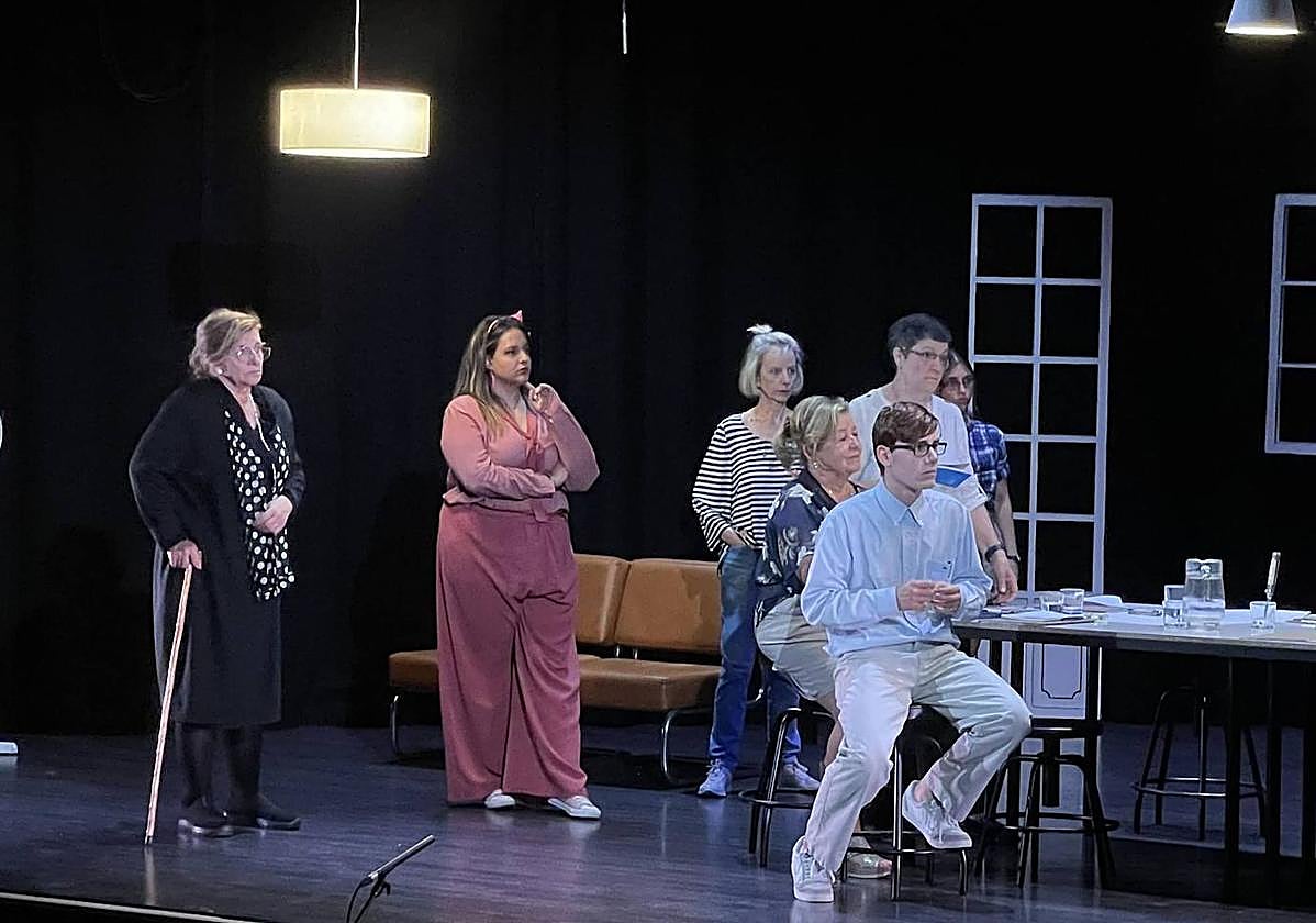 Interpretación de una obra anterior del grupo AMGu.